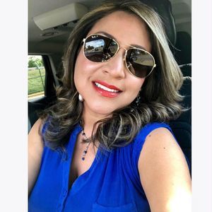Meet your Posher, Zoila